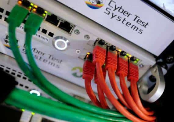 "רואים בקרמלין את האחראי": וושינגטון ולונדון מזהירות מפני מתקפות סייבר - גם על מחשבים פרטיים