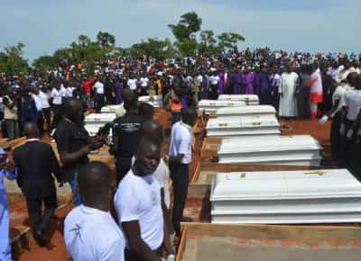 טראמפ מאיים בהתערבות צבאית בניגריה:  ניכנס עם אקדחים שלופים אם טבח הנוצרים לא ייפסק 