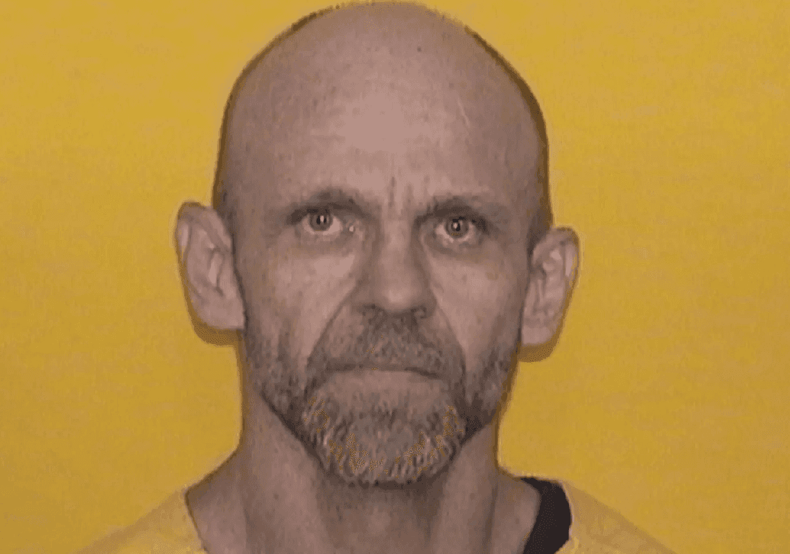 תנעלו את הדלתות: המשטרה מזהירה את הציבור מפני רוצח מורשע שנמלט מהכלא 