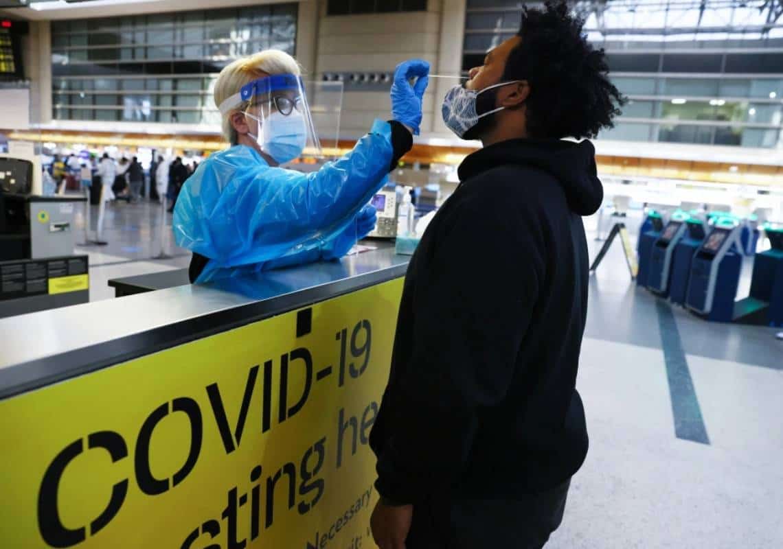 חברות התעופה בארה"ב במסר לבית הלבן: "בטלו את חובת המסכות והבדיקות לפני טיסות בינלאומיות"