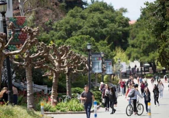 אוניברסיטת קליפורניה משנה מדיניות- מעוניינת להבטיח קבלה של יותר בוגרי מכללות קהילתיות