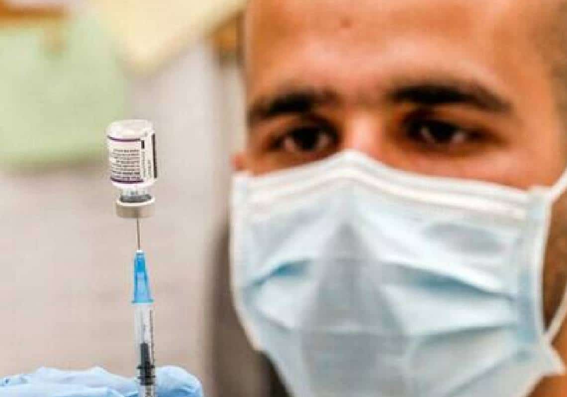 תדהמה בעולם הרפואה: ‏בכירה בפייזר ‏‏הודתה תחת שבועה‏‏ שהחברה מעולם לא בדקה אם החיסון מונע את העברת הנגיף