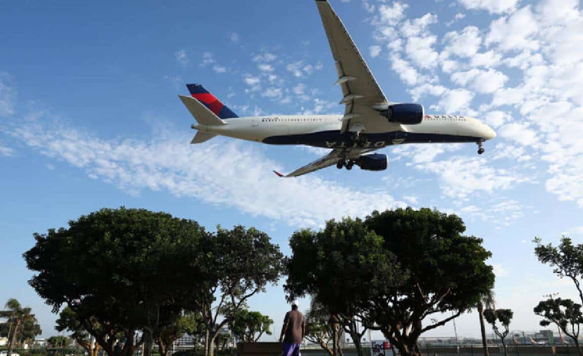 "סכנה ביולוגית"‏: ‏טיסת דלתא ביצעה נחיתת חירום בגלל נוסע שסבל משלשולים "בכל רחבי המטוס"