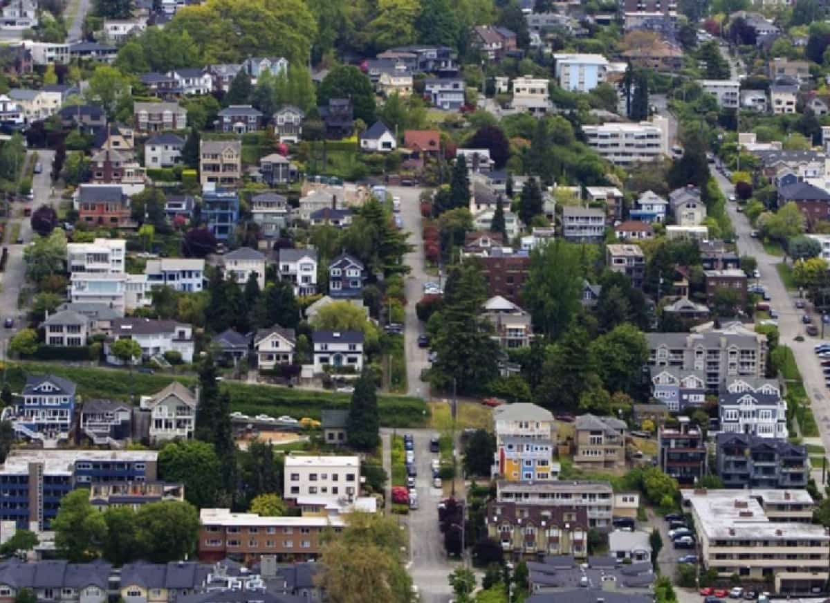 דיור במקום חנויות: וושינגטון פותחת את האזורים המסחריים למגורים