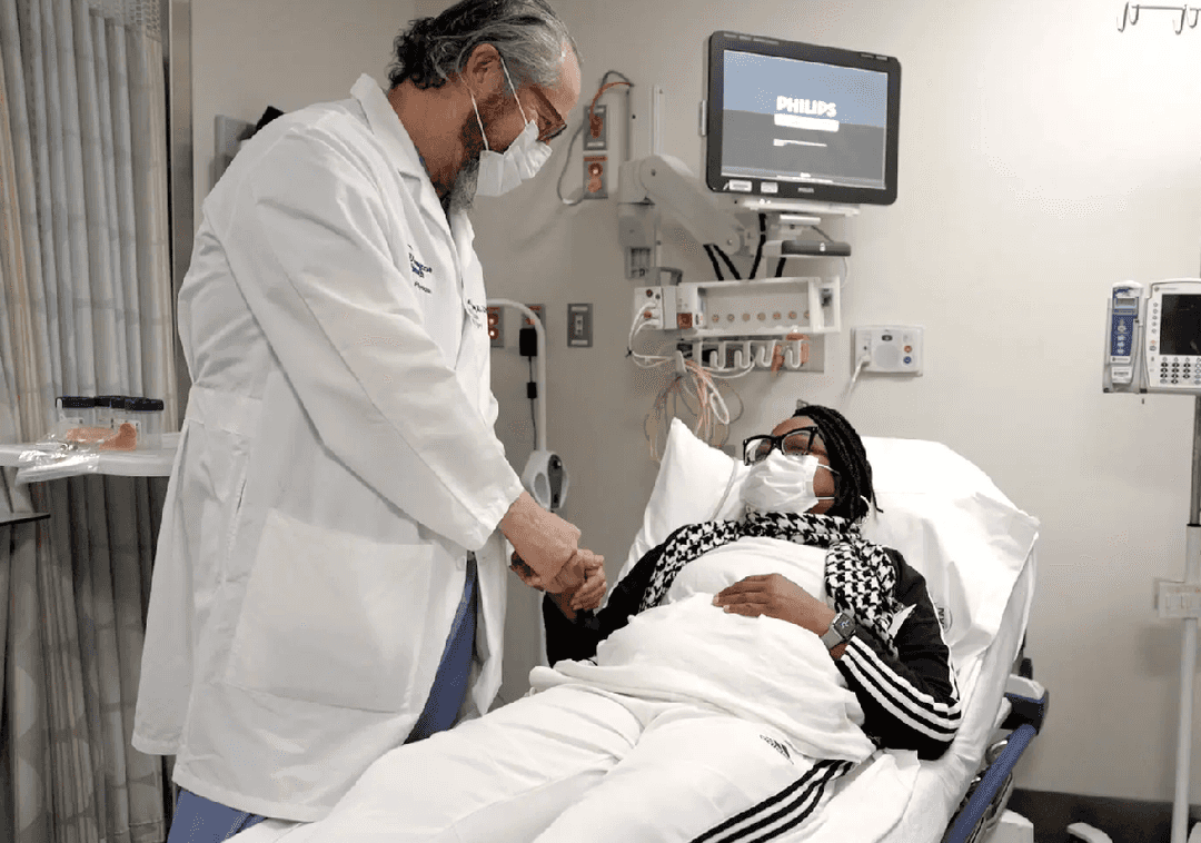 סימני התאוששות חיוביים לתושבת אלבמה שעברה השתלת כליה מחזיר