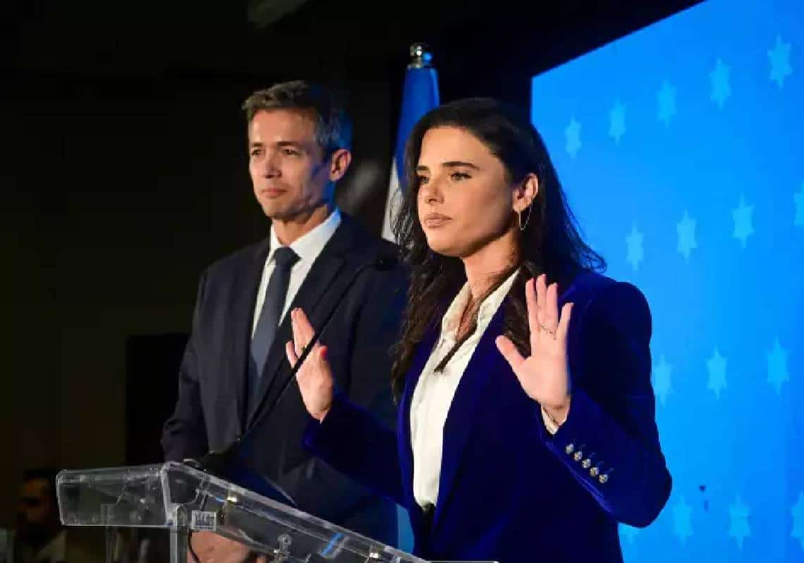 דעה: הפוליטיקה הישראלית מתה - האם אנשים יצביעו ל'רוח הציונית' של איילת שקד וליועז הנדל כי נציגיה נראים טוב?