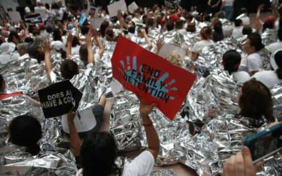 600 עצורים בהפגנות נגד מדיניות "אפס סובלנות" של הממשל בנושא ההגירה הבלתי חוקית