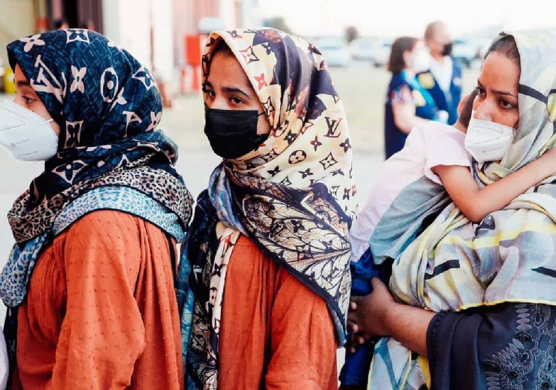 נשים וילדות אפגניות נאלצות להינשא לגברים רנדומלים - רק כדי לברוח מהמדינה