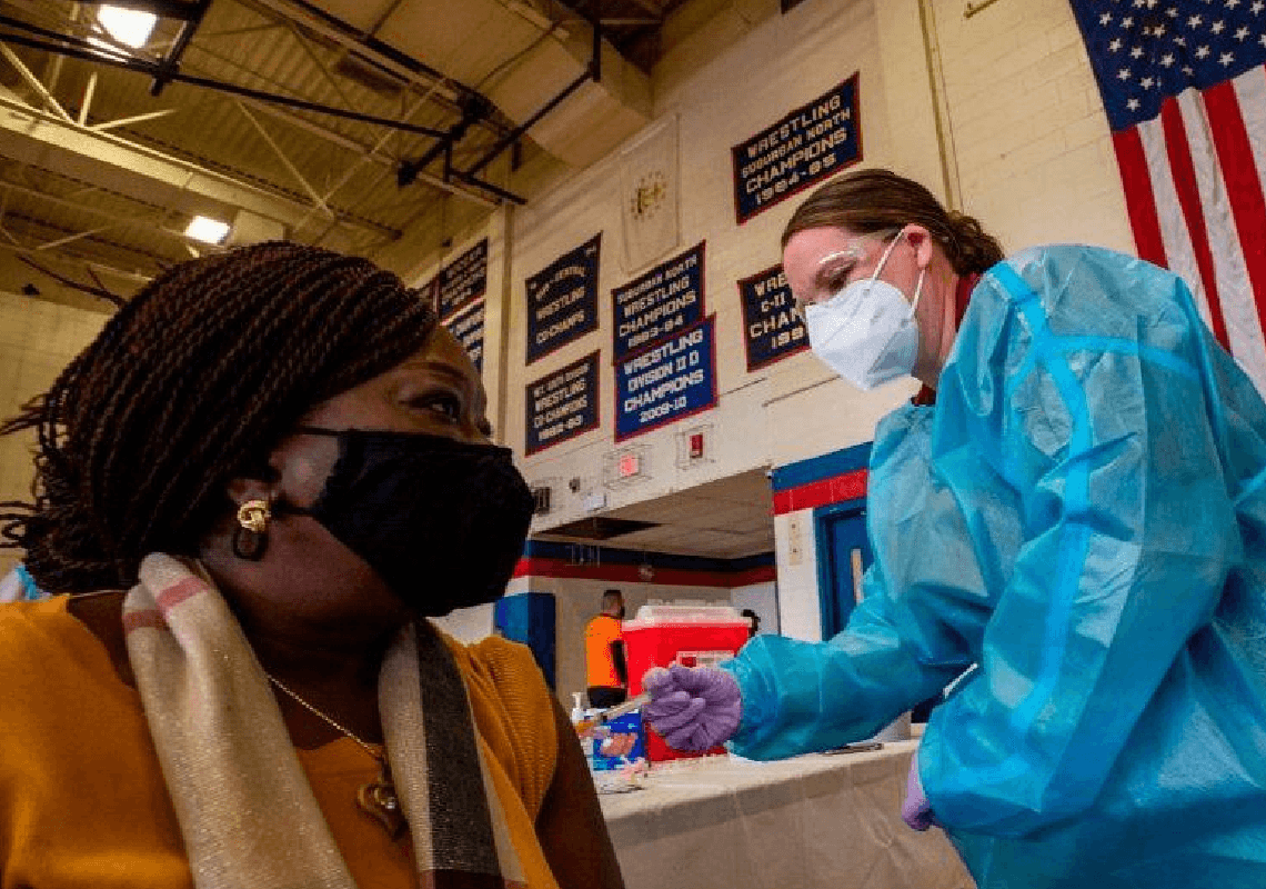 כבר בימים הקרובים: מומחים ימליצו לכולם על חיסון שלישי שמונה חודשים אחרי המנה השנייה