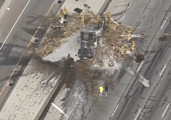 משאית עלתה באש: כביש 405 בלוס אנג'לס נחסם לתנועה