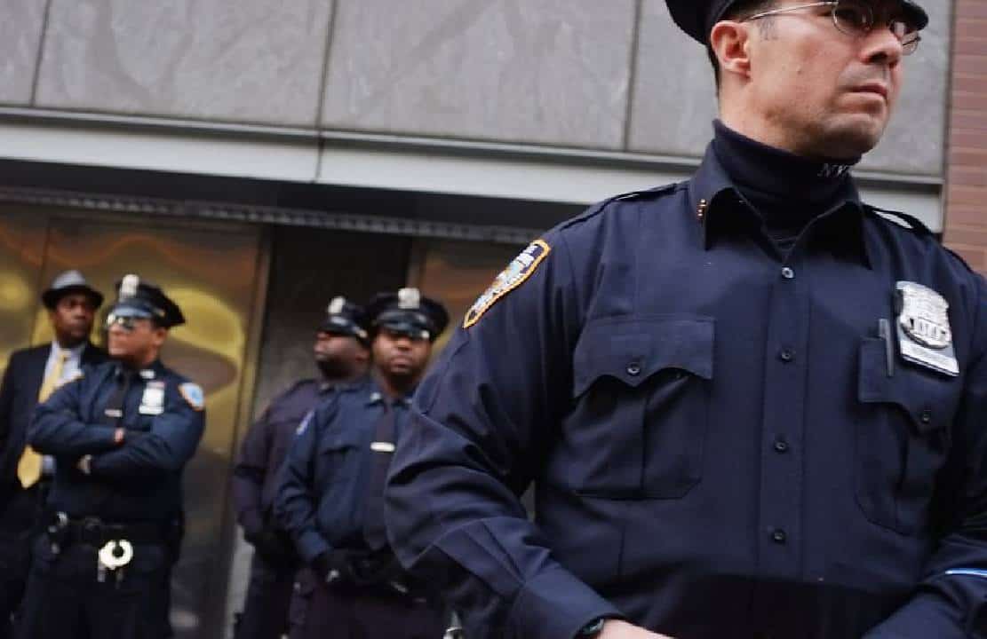 לא אזרחים? לא בעיה! מהיום זרים יוכלו להפוך לשוטרים בארצות הברית