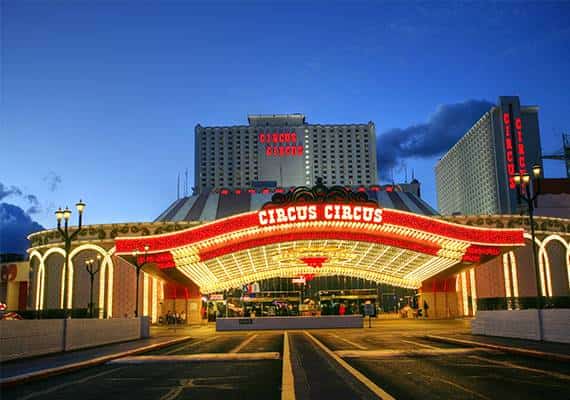 לאס וגאס: אלמוני שדד באיומי אקדח בית מלון וקזינו מרכזי ב"סטריפ"