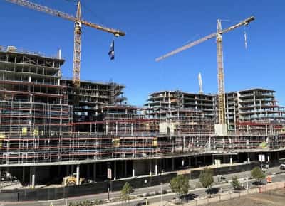 דרום קליפורניה: הבנייה בשיא של 19 שנה - אולם בית פרטי הופך למוצר נדיר