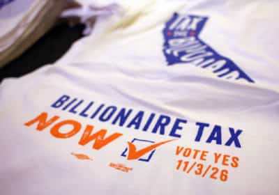 יותר ממיליון חתימות נאספו: היוזמה להטלת מס על מיליארדרים בקליפורניה בדרך לקלפי