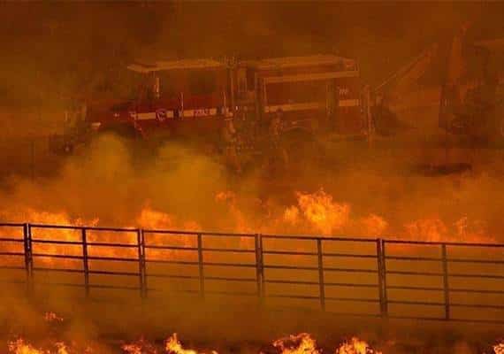 "שריפת המחוז" ממשיכה לאיים על צפון קליפורניה