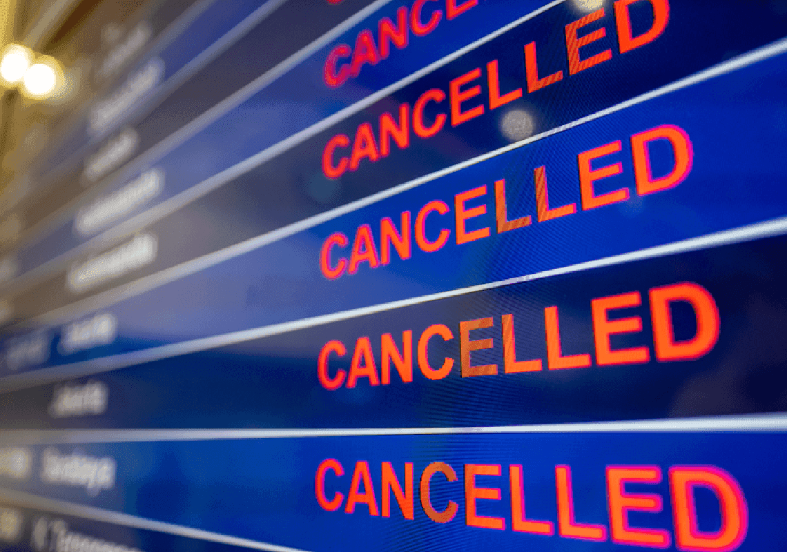 כאוס במהלך סוף השבוע של יום הזיכרון: אלפי טיסות בוטלו ברחבי הארץ