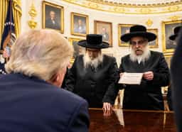 האדמו"רים הגיעו לטראמפ: משבר גיוס החרדים נכנס לחדר הסגלגל 