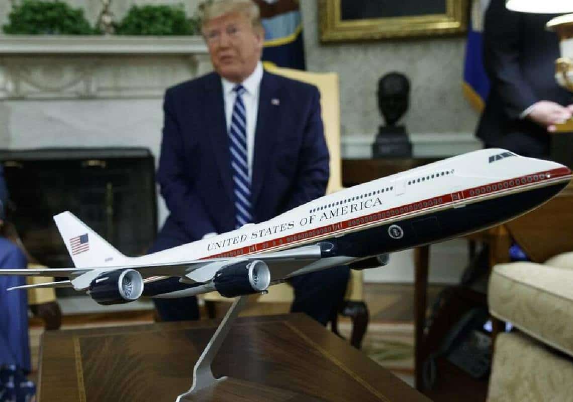 לטראמפ כבר היה עיצוב יפהיפה וחדיש לאייר-פורס-1 , עכשיו ביידן החליט לבטלו