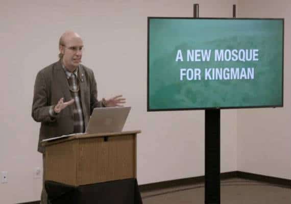 מסגד ענק באריזונה? או שזה שוב הליצן הזה מותח אנשים? צפו בקטע שהסעיר את ארה"ב