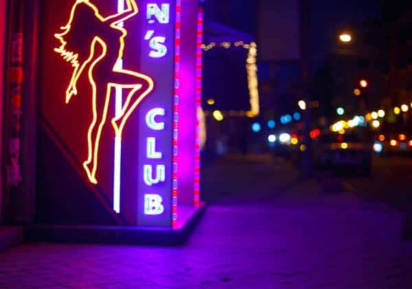 שוטרים סמויים חשפו: מועדון חשפנות בלאס וגאס התנהל כבית בושת