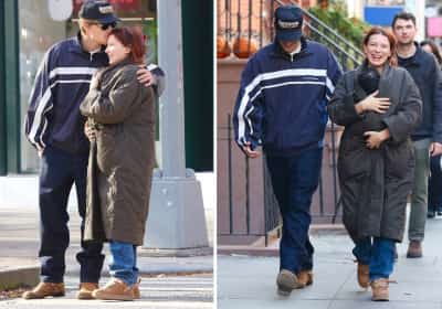 אמא צעירה ומאוהבת: מילי בובי בראון מסתובבת במנהטן עם הבעל והתינוקת