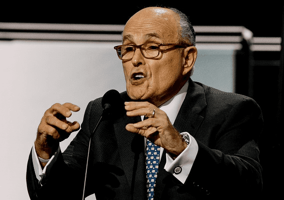 ג'וליאני: אם יתושאל, טראמפ יכחיש שביקש מקומי להניח למייקל פלין