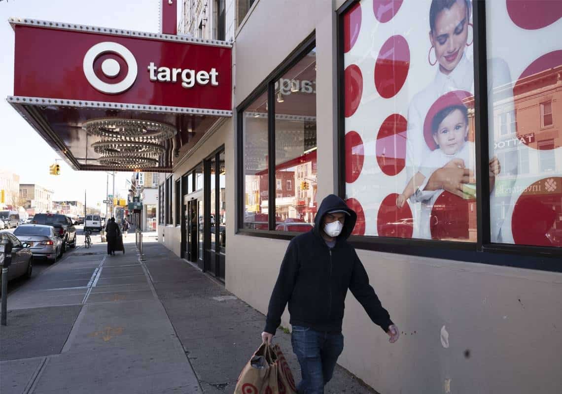 טרגט מיישרת קו: חובת עטיית המסכות בוטלה בכל סניפיה