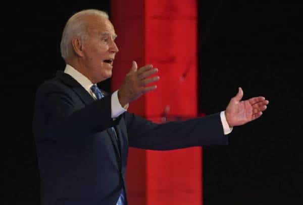 ההיסטוריה חוזרת: ביידן לילדות בגיל ביה"ס יסודי "גברות יפהיפיות, אשוב לראות אתכן רוקדות בעוד 4 שנים שתגדלו"