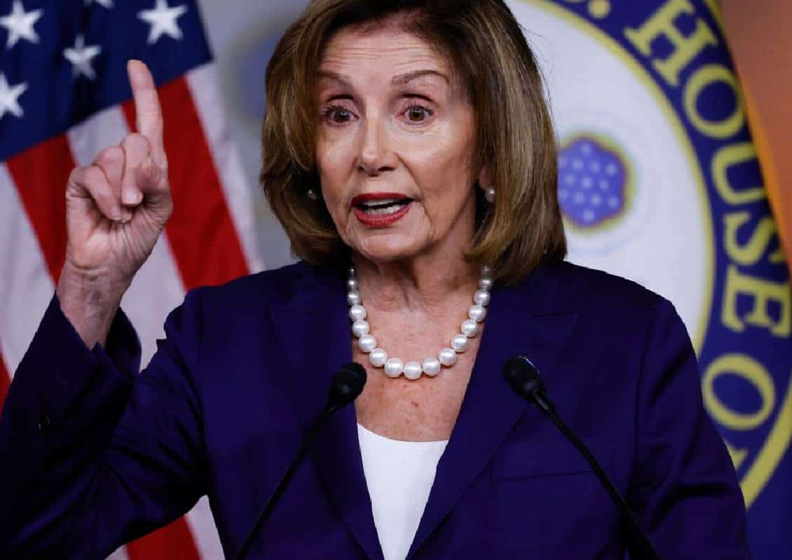 פלוסי טוענת שסין כועסת עליה בגלל שהיא אישה