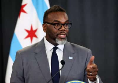 יהודי שיקגו מודאגים מהנתונים החדשים ומגבירים לחץ על ראש העיר הפרוגרסיבי