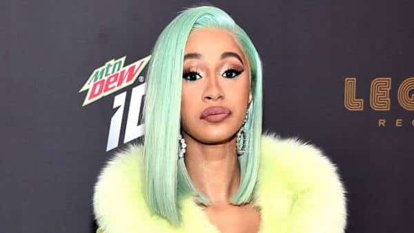 בגלל קולין קאפרניק: קארדי בי לא תופיע במחצית הסופרבול