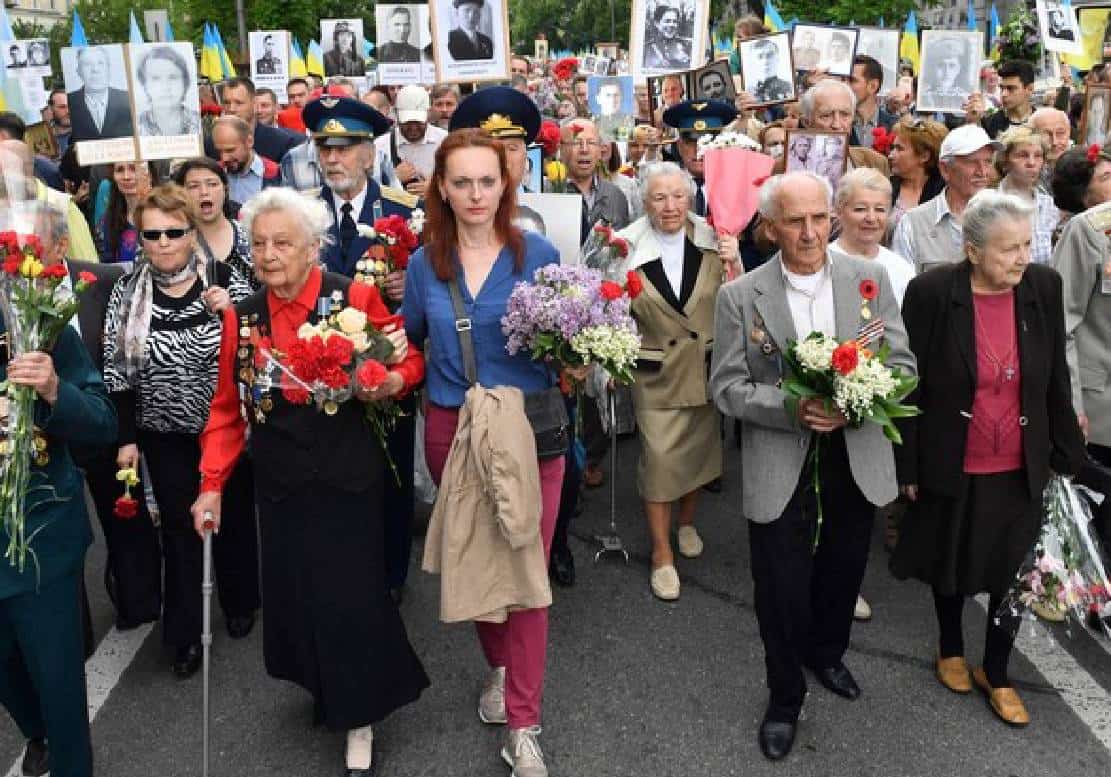  "זלנסקי בוגד באבותיו שלחמו בנאצים": ‏אוקראינה ביטלה את החג המסורתי שחוגג את תבוסת הגרמנים