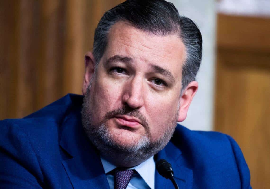 היסטוריה: קרוז אחז בשברי טיל באשקלון והודיע -"זה בגלל ביידן", טרם נמתחה ביקורת שכזו על נשיא בביקור מעבר לים