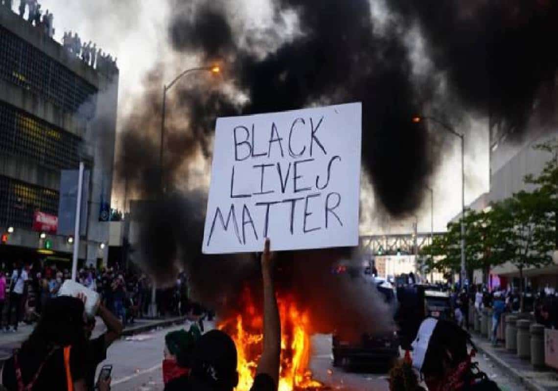 "66% מהאמריקאים דורשים פתיחת חקירה פדרלית נגד BLM ואנטיפה"