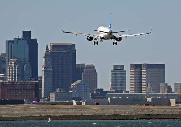 בוסטון: טייסים דיווחו על סנוור בלייזר במהלך הנחיתה