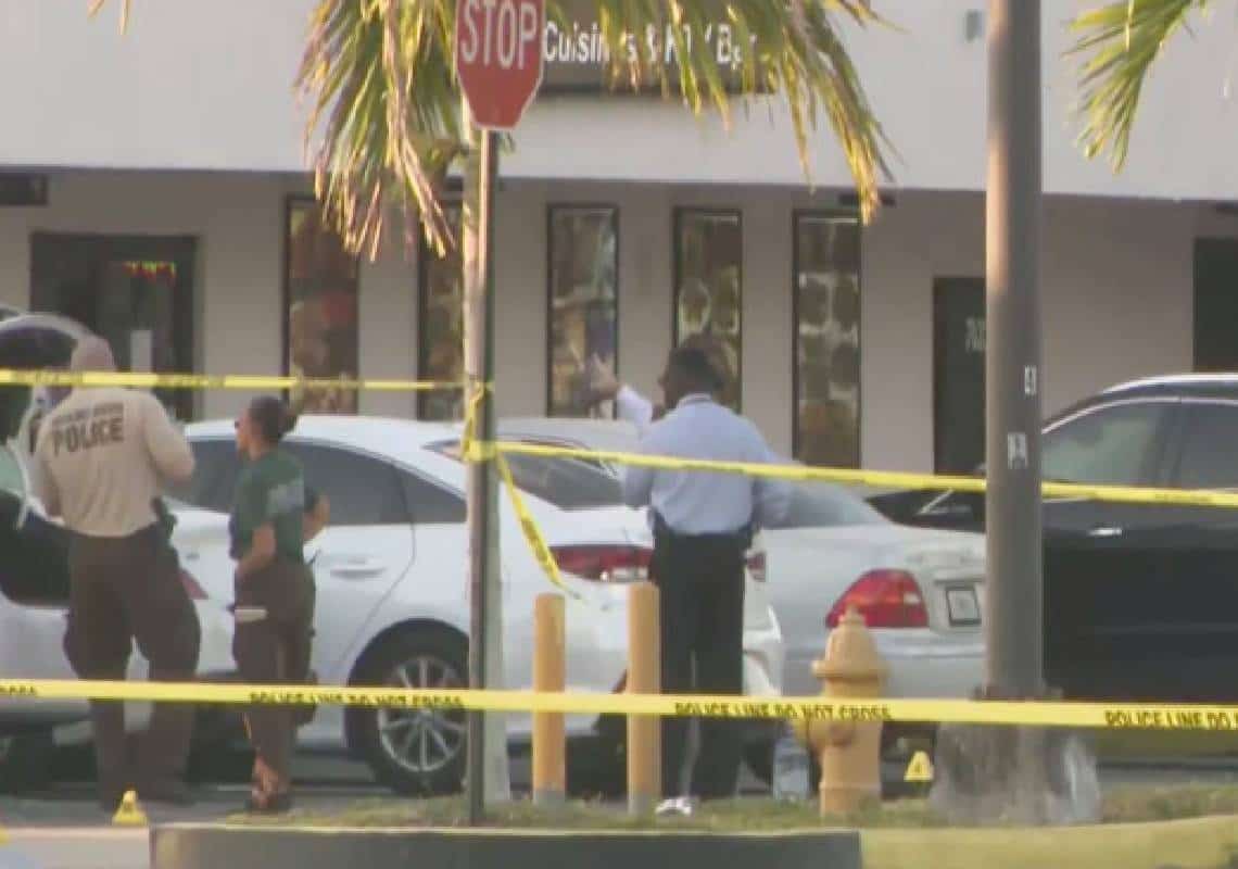טבח בלב מיאמי: "יצאו מהג'יפ עם רובים ואקדחים וירו בכולם ללא אבחנה" מספר הרוגים ועשרות פצועים באירוע ירי בעיר