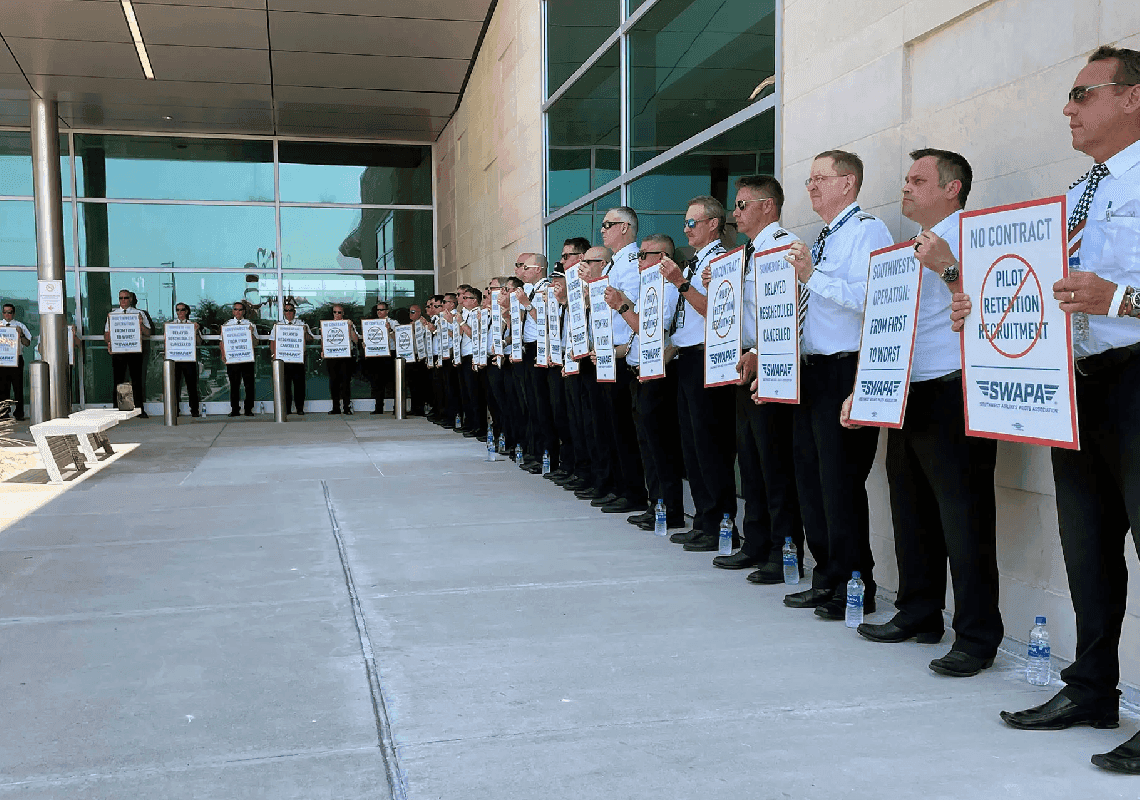 משבר תעשיית התעופה: אלפי טייסים במחאה על תנאיהם