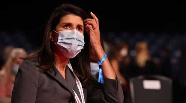 ניקי היילי שיחקה את המשחק - עכשיו היא רק מחכה לנעוץ את הסכין בגב של טראמפ