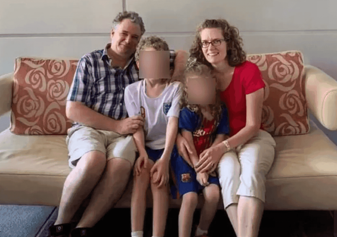 טרגדיה באוויר: אישה מתה בשנתה בטיסה עם בעלה ושני ילדיה