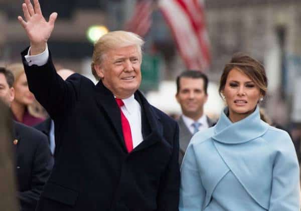 טראמפ הודיע: אני ומלאניה נדבקנו בקורונה