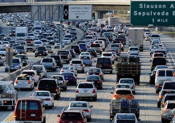 תושבי לוס אנג'לס בצמרת הדירוג: זו כמות הזמן שאנו שורפים מחיינו על עומסי התנועה 