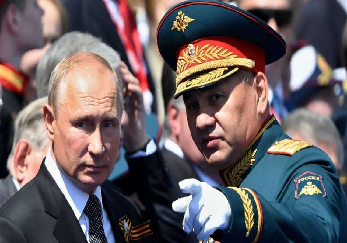 "צלפים, כפילים, טועמי מזון, ו-4 מעגלי אבטחה": כך פוטין מגן על חייו מניסיונות התנקשות