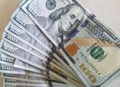 אלפיים דולר לפני הבחירות: טראמפ מאיץ את תוכנית דיבידנד המכסים – ומפרט לראשונה לוח זמנים