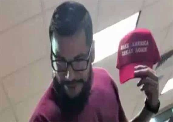 טקסס: נעצר תוקף הנער שחבש כובע תמיכה בנשיא