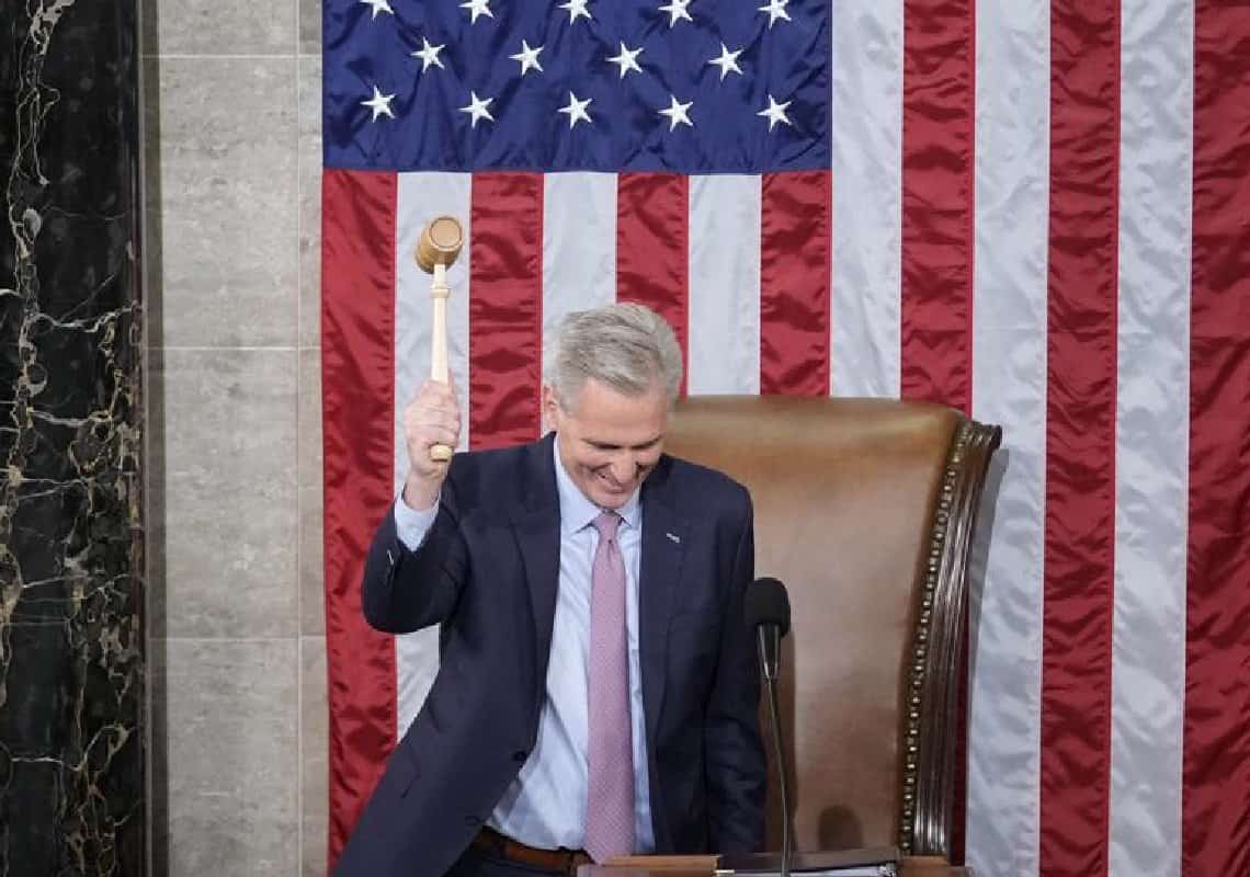 בשעה טובה: מקארתי נבחר ליו"ר בית הנבחרים לאחר מאבק ממושך בתוך מפלגתו