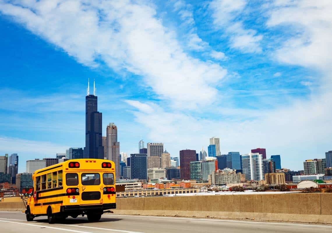 בלגן בשיקגו: ארגון המורים הצביע בעד מעבר ללמידה מרחוק - כלל בתי הספר נסגרו