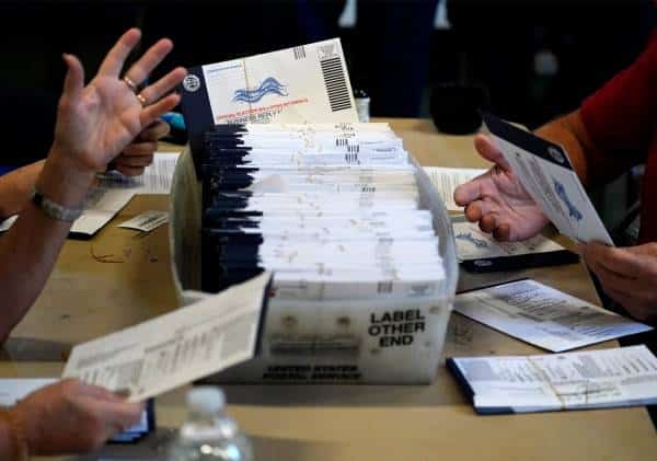 ביידן מוביל בפחות מ-15 אלף קולות: מדינת המפתח תבצע ספירה חוזרת ידנית