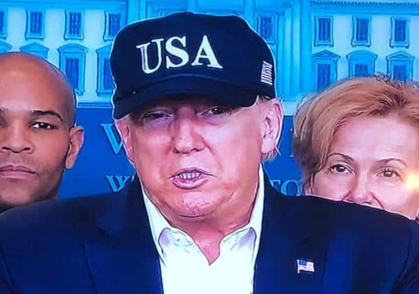 טראמפ מאשר: "עברתי בדיקה לזיהוי נגיף הקורונה; שוקלים הגבלות נוספות בכניסה לארה"ב"