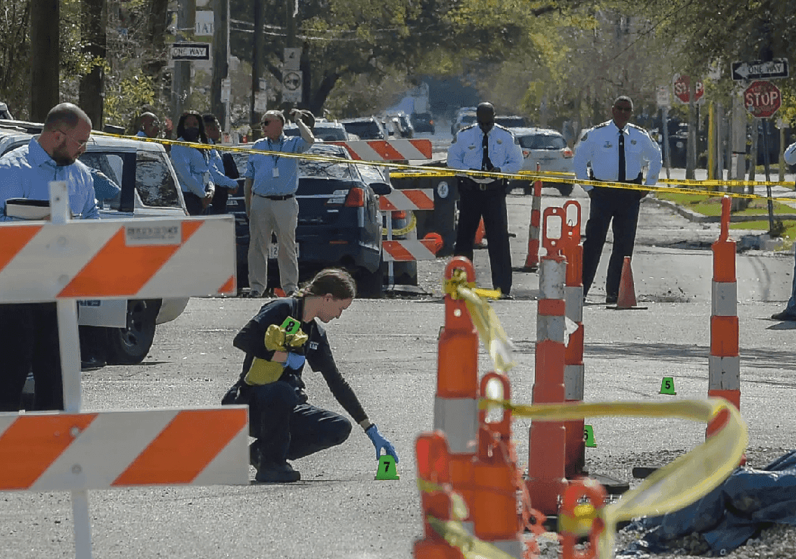 בצעד נואש: בירת הרציחות של ארה"ב מעסיקה אזרחים שיתגברו את המשטרה