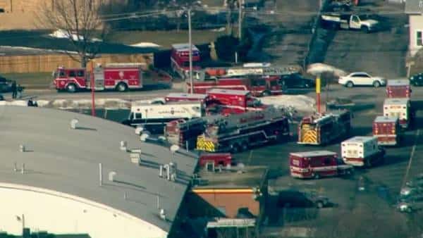 חמישה הרוגים לפחות באירוע ירי מערבית לשיקגו, עשרות פצועים